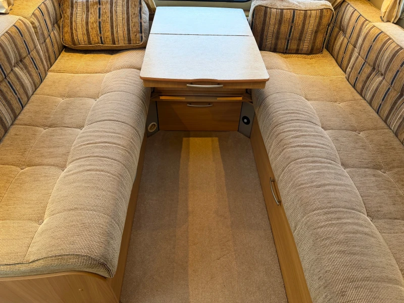 Каравана Tabbert SWIFT CHARISMA-ФРЕНСКА СПАЛНЯ/СОЛАР/ФОРСЕЛТ/TOP, снимка 16 - Каравани и кемпери - 53214012