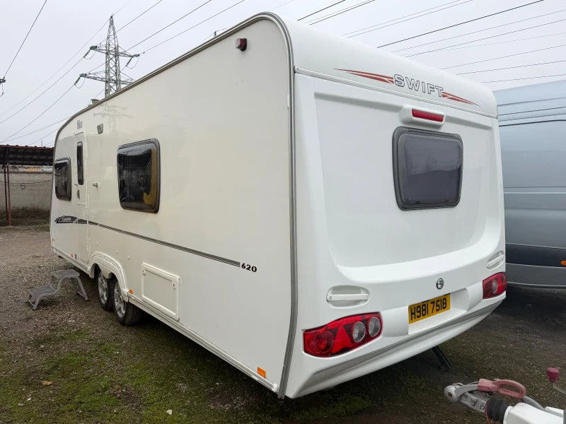 Каравана Tabbert SWIFT CHARISMA-ФРЕНСКА СПАЛНЯ/СОЛАР/ФОРСЕЛТ/TOP, снимка 4 - Каравани и кемпери - 53214012