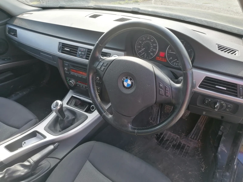 BMW 320 2.0, снимка 4 - Автомобили и джипове - 47293444