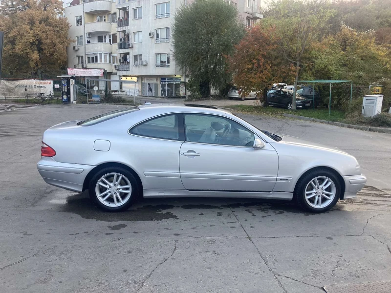 Mercedes-Benz CLK 320, снимка 11 - Автомобили и джипове - 47765914