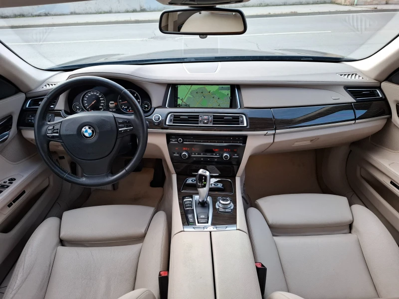 BMW 730 xDrive 258ps., снимка 12 - Автомобили и джипове - 51294673
