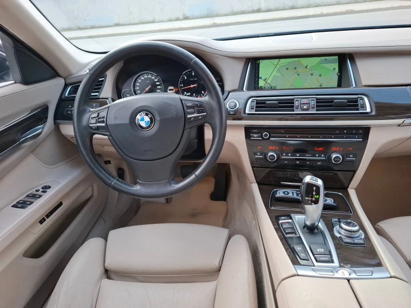 BMW 730 xDrive 258ps., снимка 13 - Автомобили и джипове - 51294673