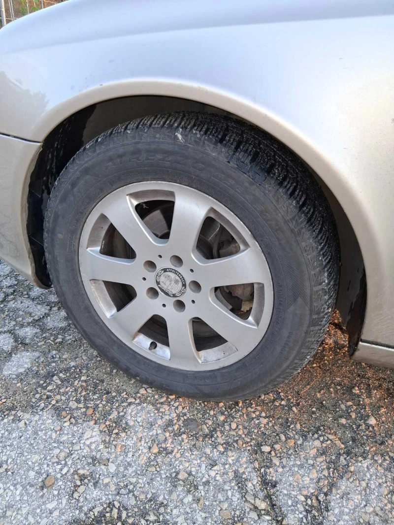 Mercedes-Benz E 220, снимка 5 - Автомобили и джипове - 52653595