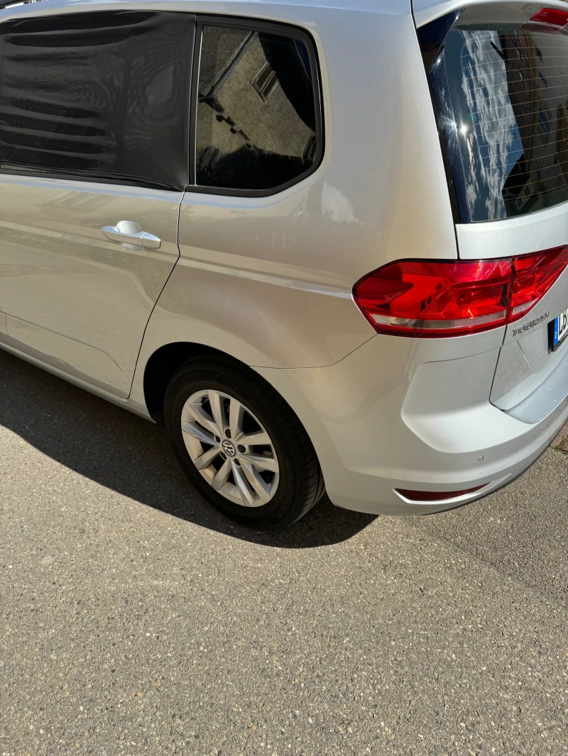 VW Touran, снимка 5 - Автомобили и джипове - 52890167