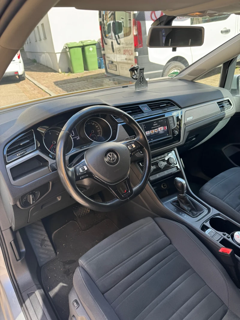VW Touran, снимка 7 - Автомобили и джипове - 52890167