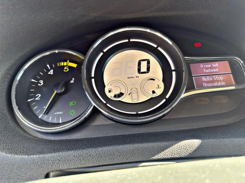 Renault Megane 1.6DCI 1 СОБСТВЕНИК, снимка 8 - Автомобили и джипове - 53341222