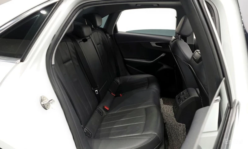 Audi A4, снимка 12 - Автомобили и джипове - 53350916