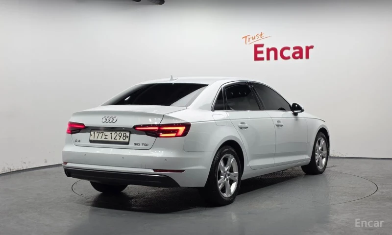 Audi A4, снимка 2 - Автомобили и джипове - 53350916