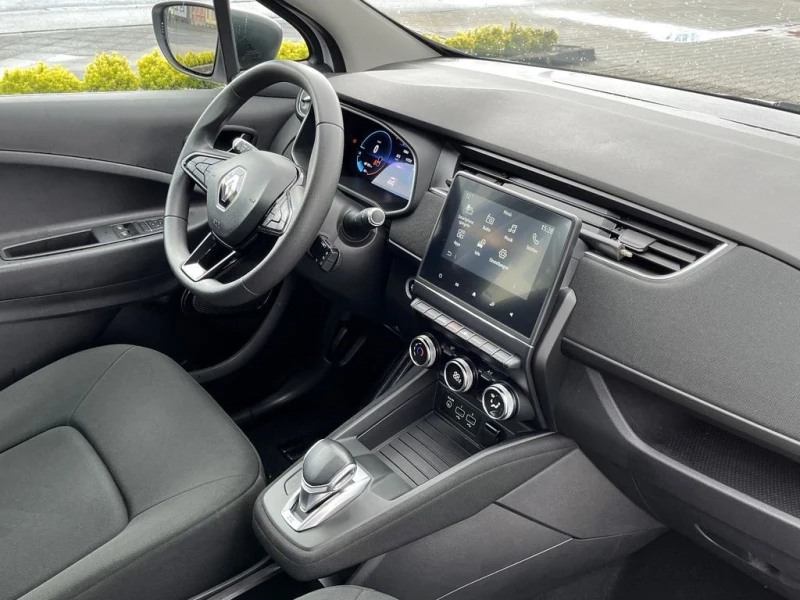 Renault Zoe 2021 | 41kWh | Термопомпа | Гаранционна батерия , снимка 11 - Автомобили и джипове - 53539816