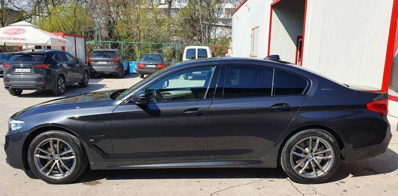 BMW 530E EDrive M///, снимка 11 - Автомобили и джипове - 38805343