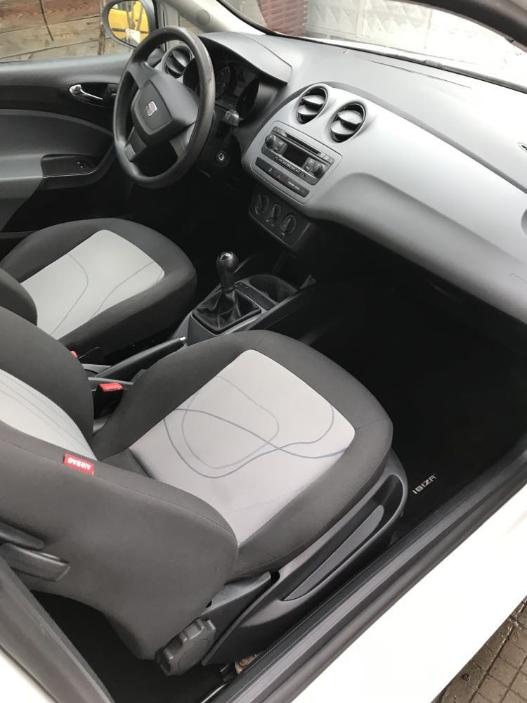 VW Polo Facelift* Airco* EU5, снимка 8 - Автомобили и джипове - 46412768