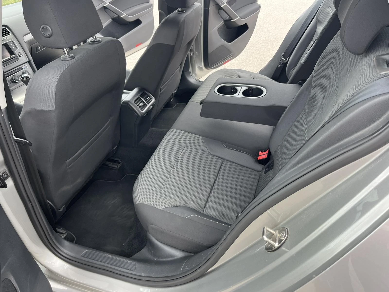 VW Golf 1.6TDI 105кс EURO 5В АВТОПИЛОТ ВНОС ИТАЛИЯ - изображение 9