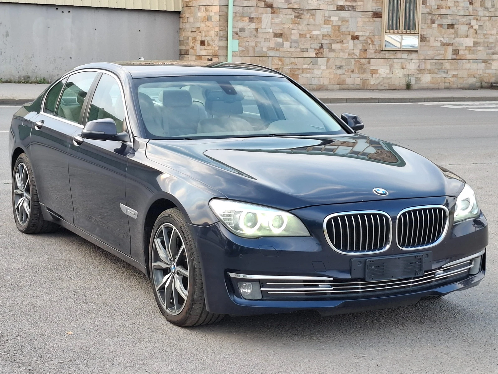 BMW 730 xDrive 258ps. - изображение 3