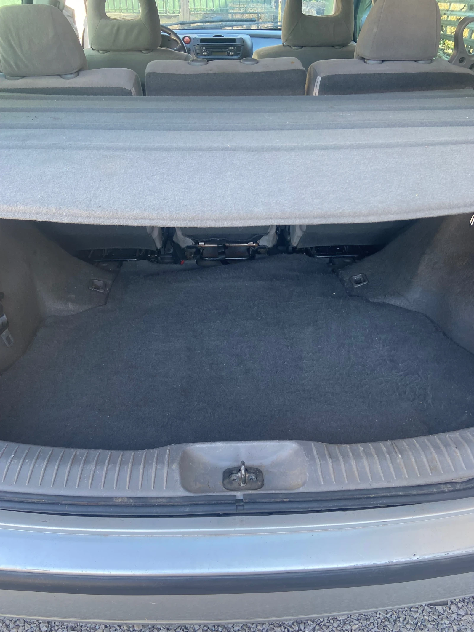 Nissan Almera tino  - изображение 10