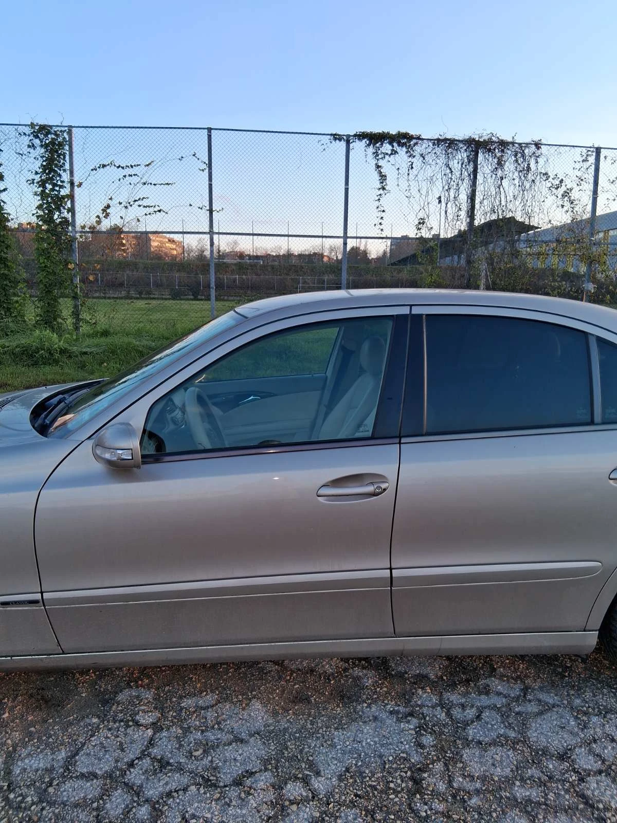 Mercedes-Benz E 220  - изображение 4