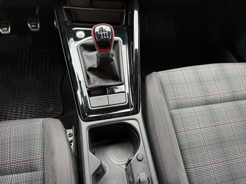 VW Golf GTI Performance Manual | NAVIGATION | LANE KEEP |  | Mobile.bg � ����������� 16