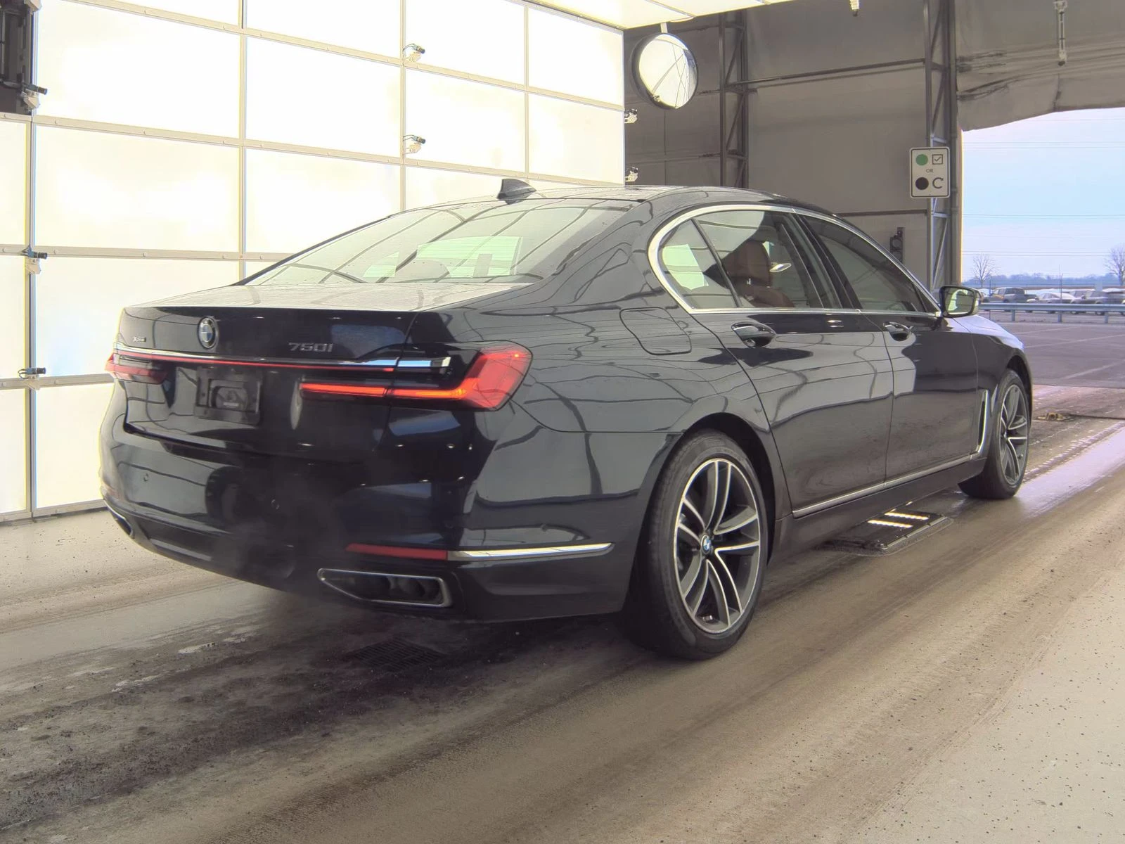 BMW 750 XDRIVE* HARMON* KARDON* LASER* , снимка 2 - Автомобили и джипове - 53721092