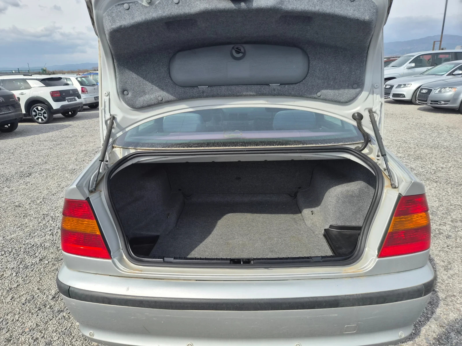 BMW 320 D 150кс СЕДАН ИТАЛИЯ 187000 КМ., снимка 7 - Автомобили и джипове - 53925507