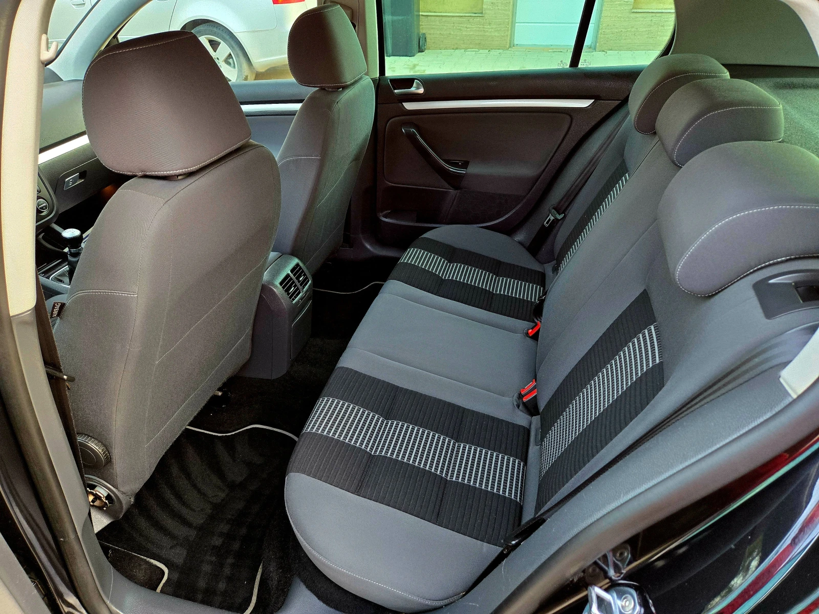 VW Golf 1.9 TDI Германия BLS Нави Климатроник Темпомат , снимка 10 - Автомобили и джипове - 54220882