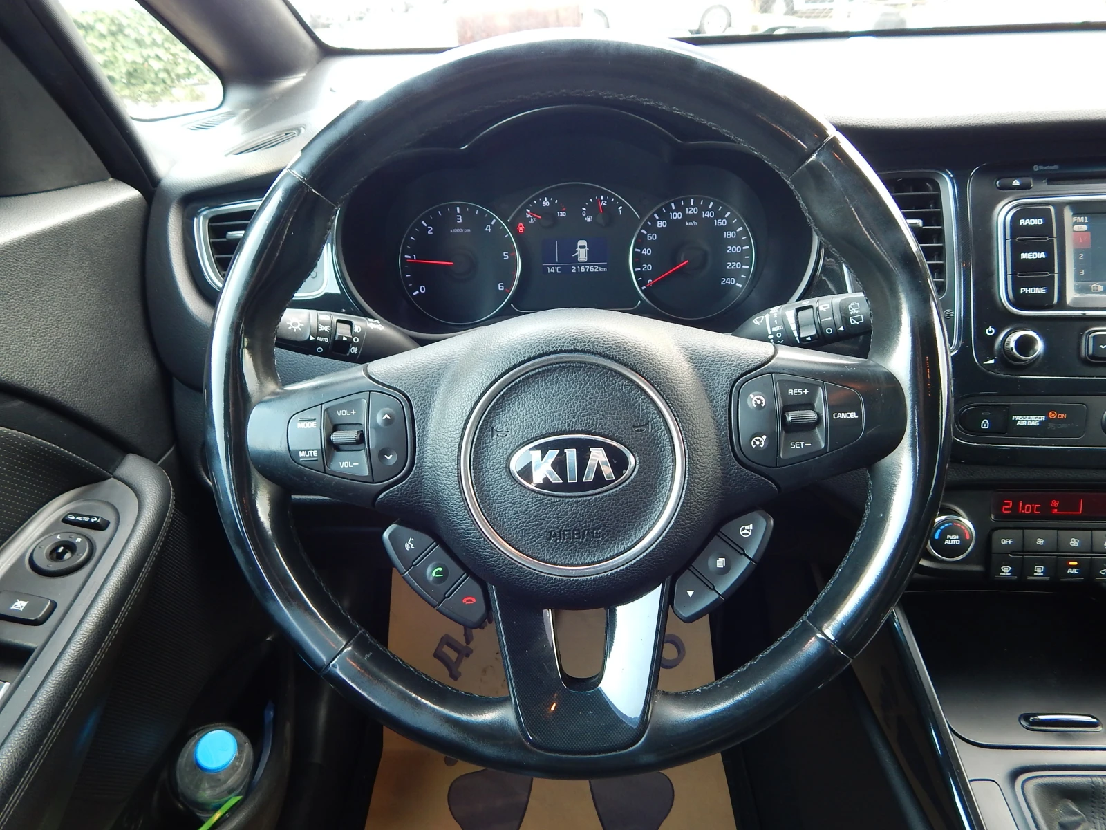 Kia Carens 1.7CRDI* КАМЕРА* 7м.* ЕВРО5Б* , снимка 13 - Автомобили и джипове - 54237559