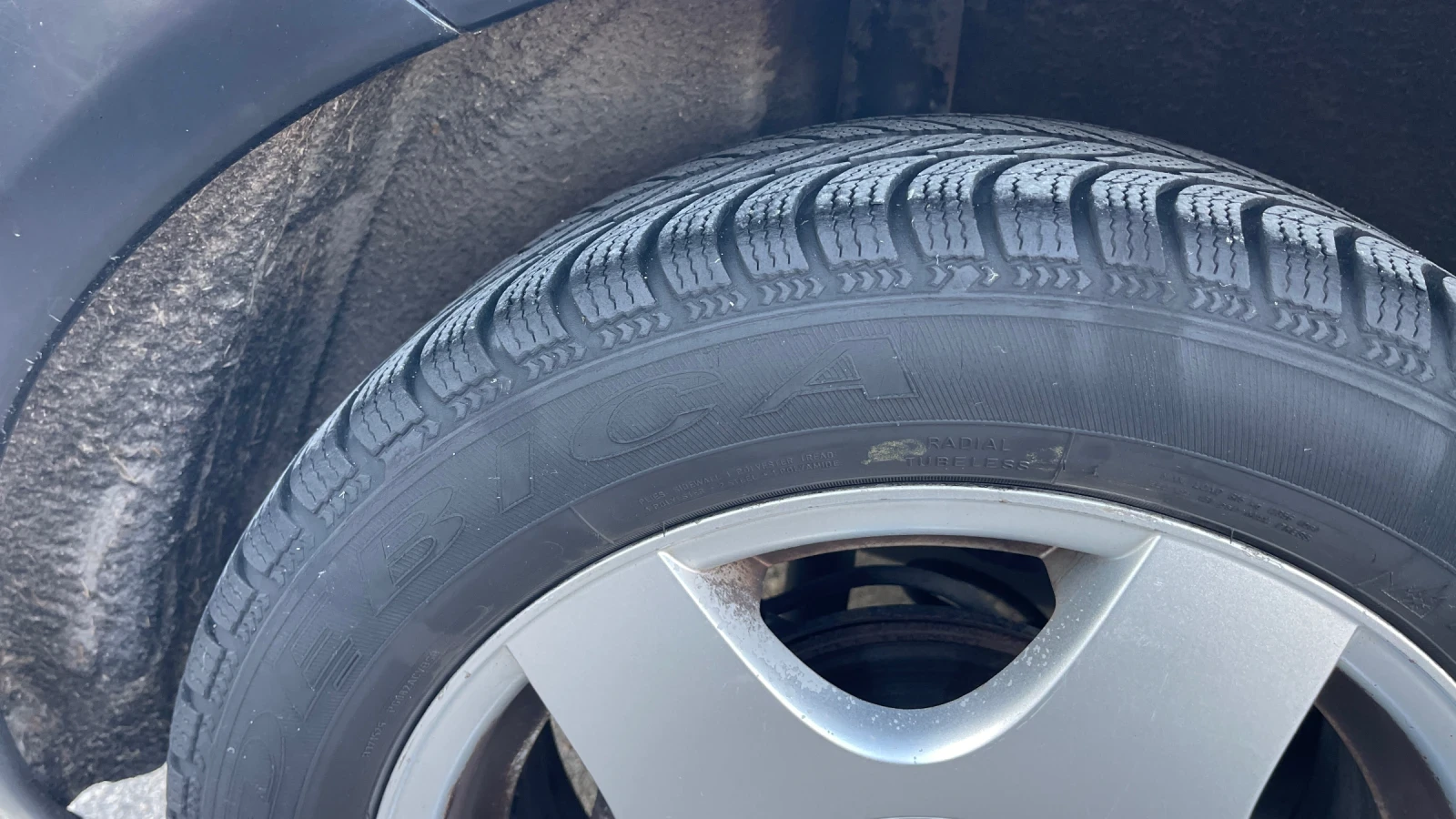 VW New beetle, снимка 12 - Автомобили и джипове - 54240219