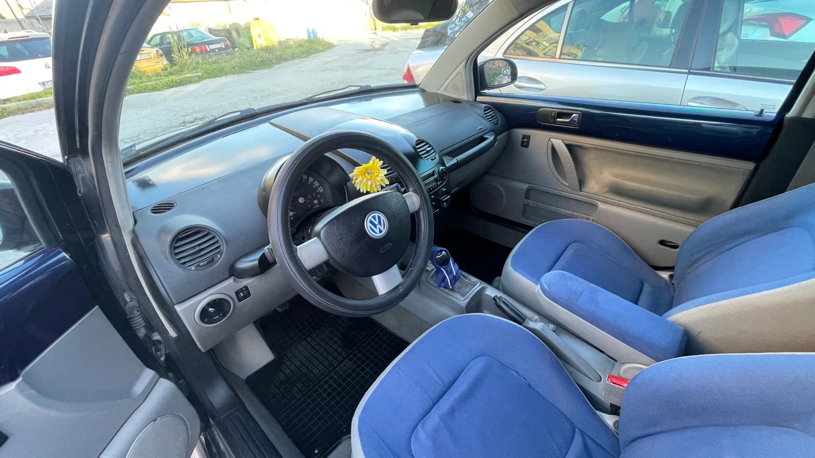 VW New beetle, снимка 11 - Автомобили и джипове - 54240219