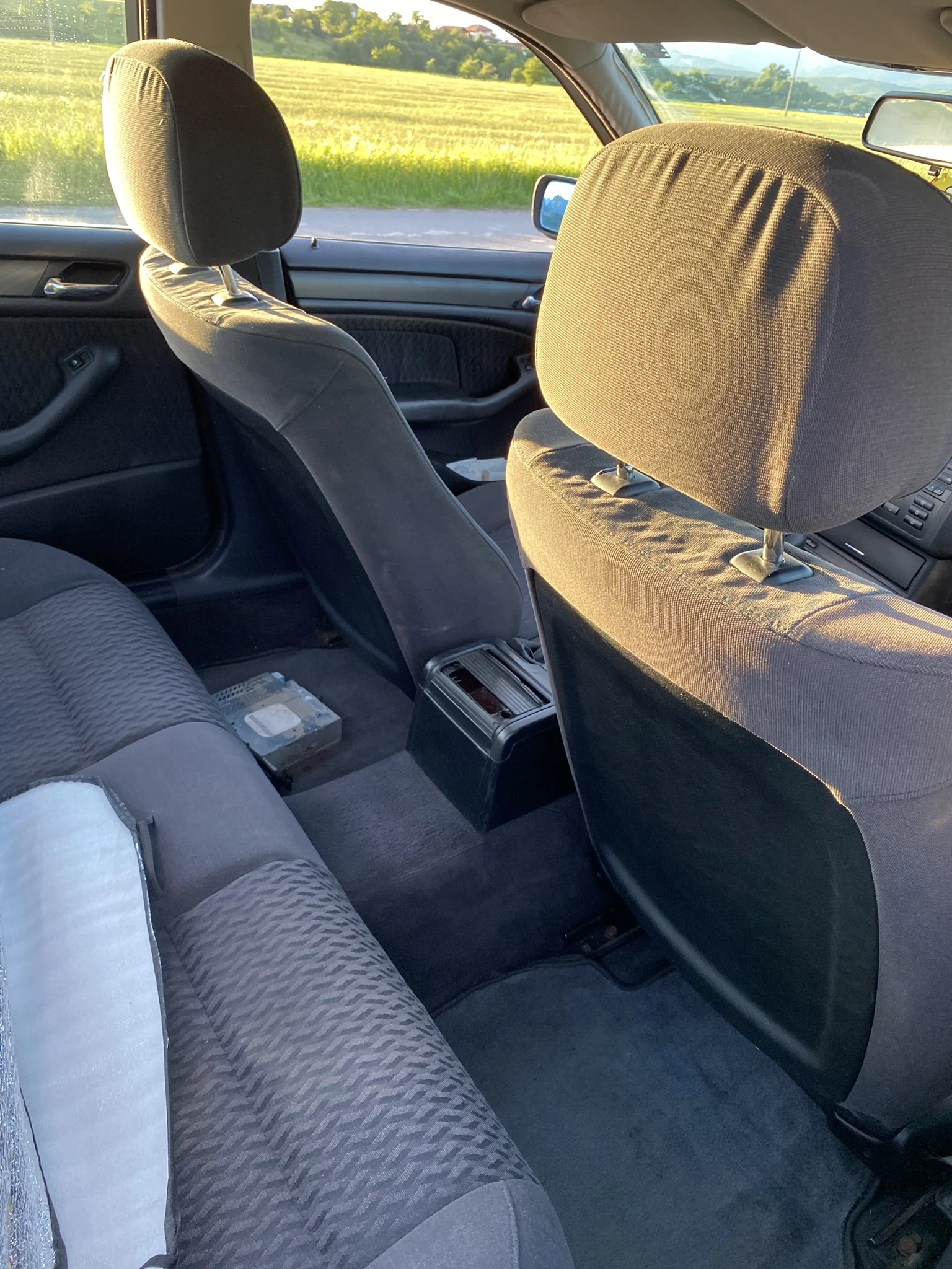 BMW 318 1.9 i, снимка 11 - Автомобили и джипове - 54243066