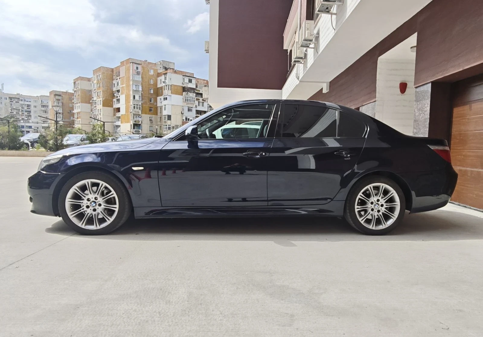 BMW 530 BMW 530 d xDrive* M пакет* Facelift * 235hp, снимка 9 - Автомобили и джипове - 54576911