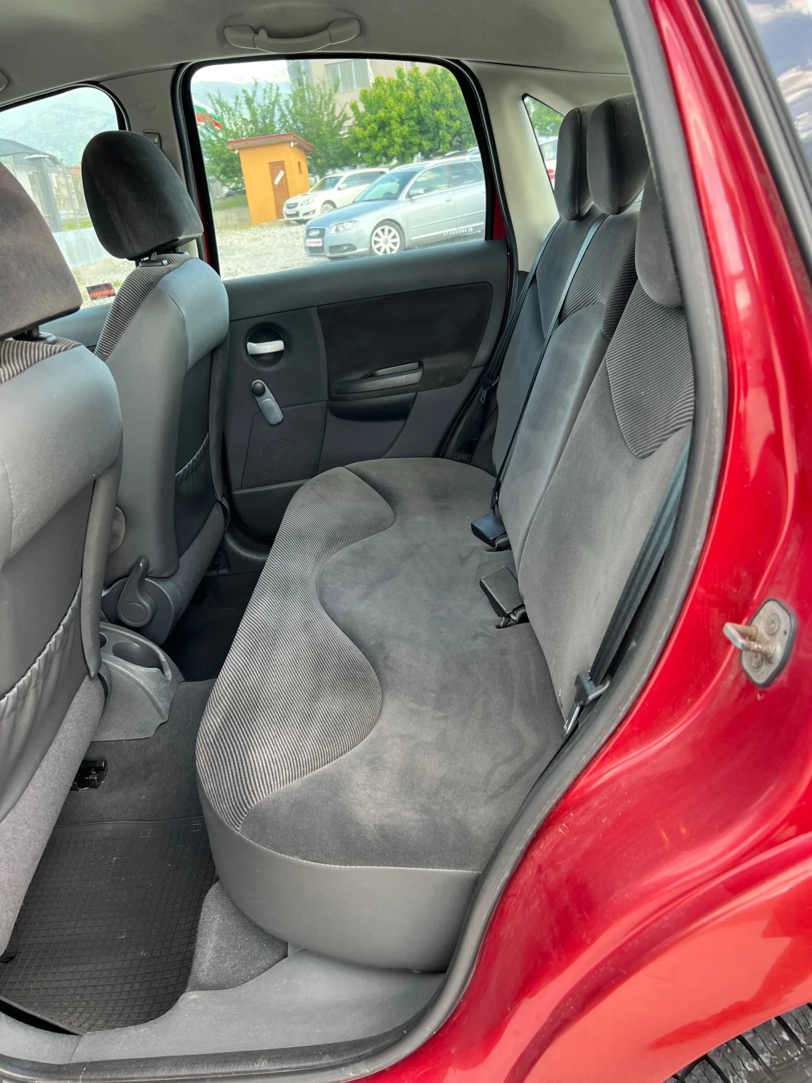 Citroen C3 1.4i/CNG, снимка 11 - Автомобили и джипове - 54737948