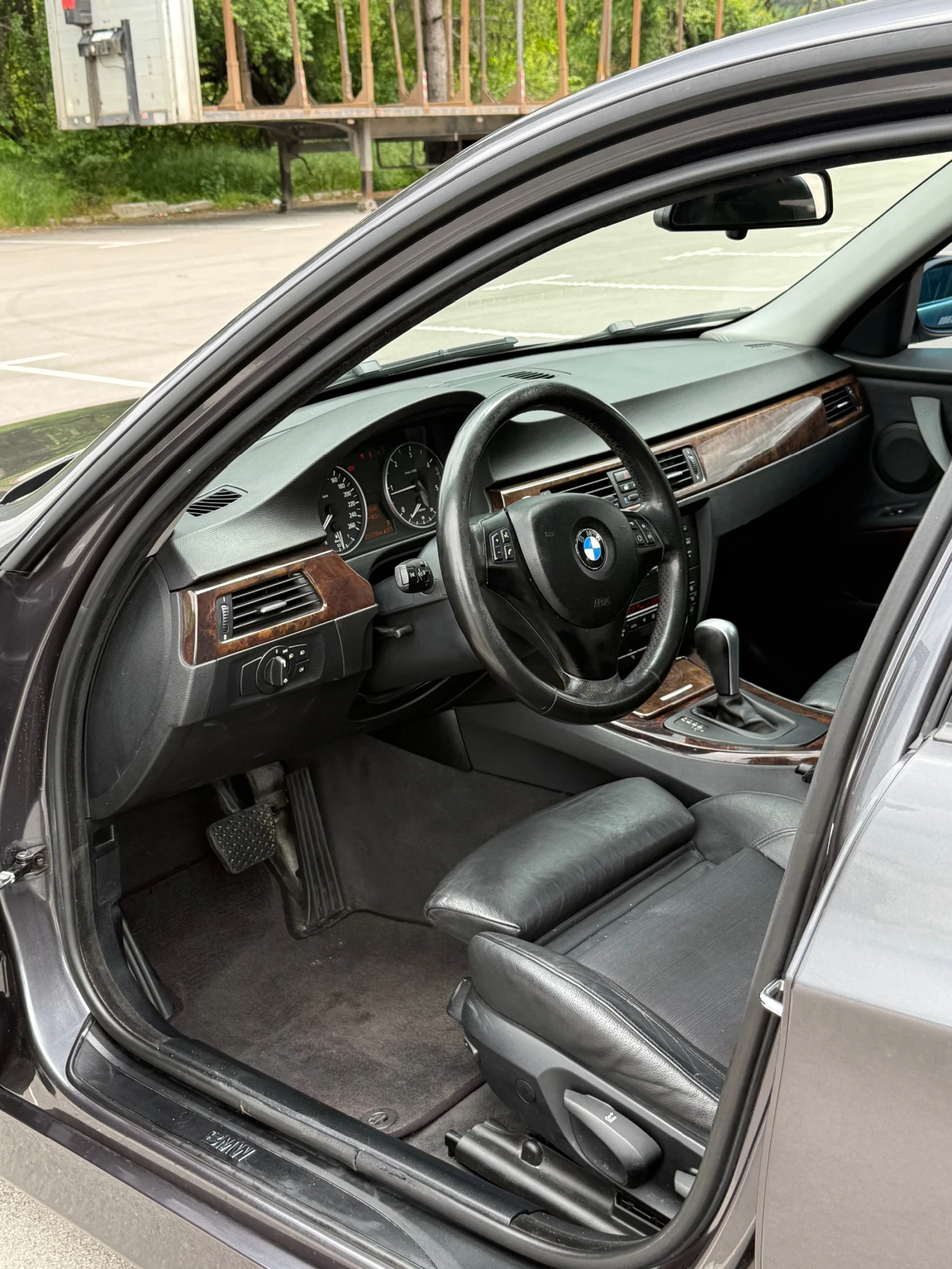 BMW 320, снимка 8 - Автомобили и джипове - 54837438