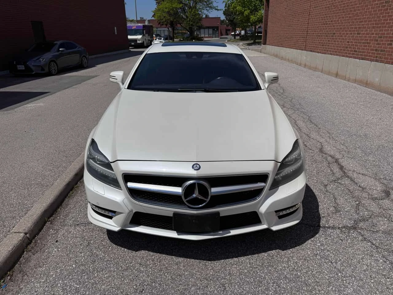 Mercedes-Benz CLS 550 * CARFAX * ЦЕНА ДО БГ, снимка 2 - Автомобили и джипове - 54883602