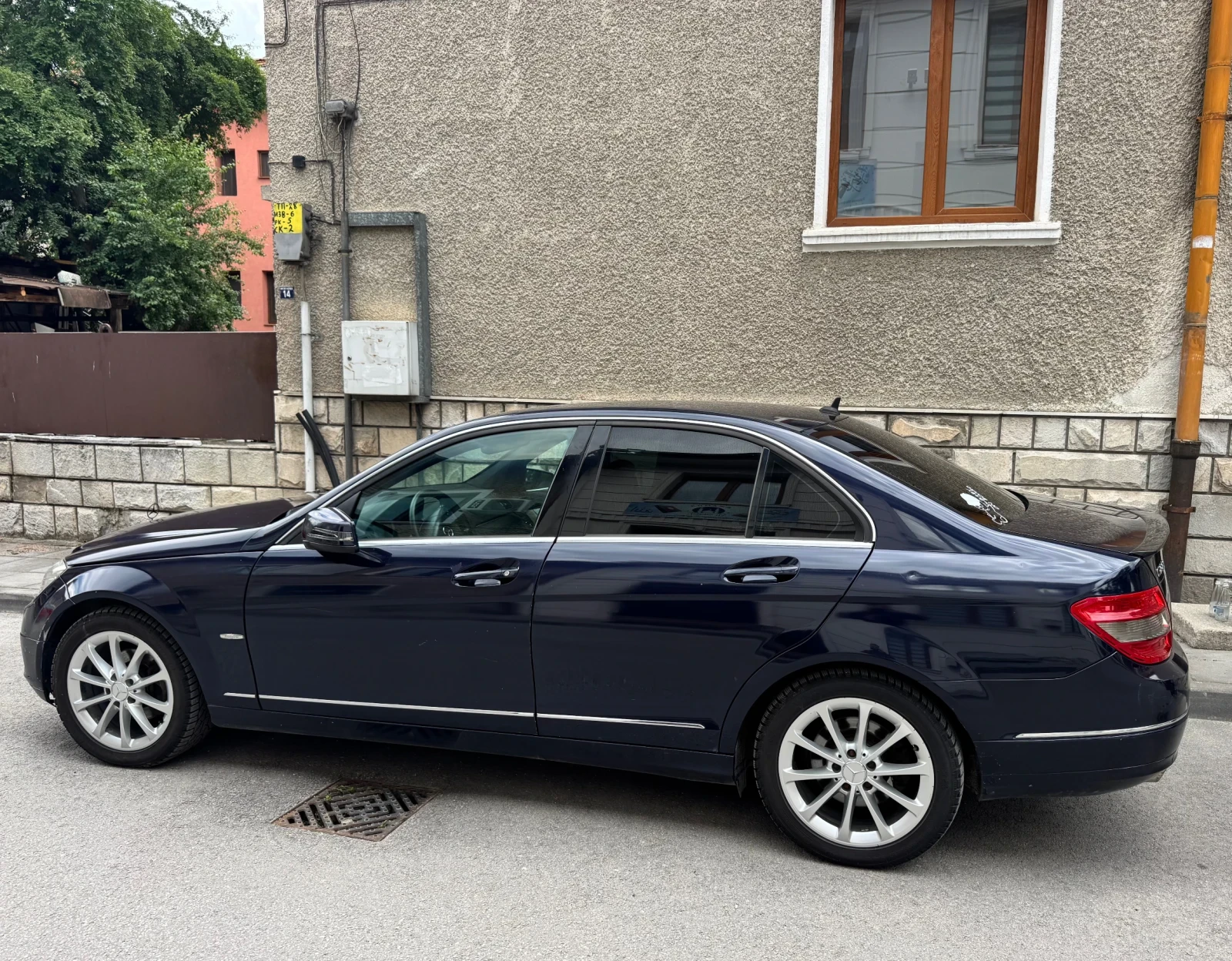 Mercedes-Benz C 220 Avantgarde, снимка 3 - Автомобили и джипове - 55010065