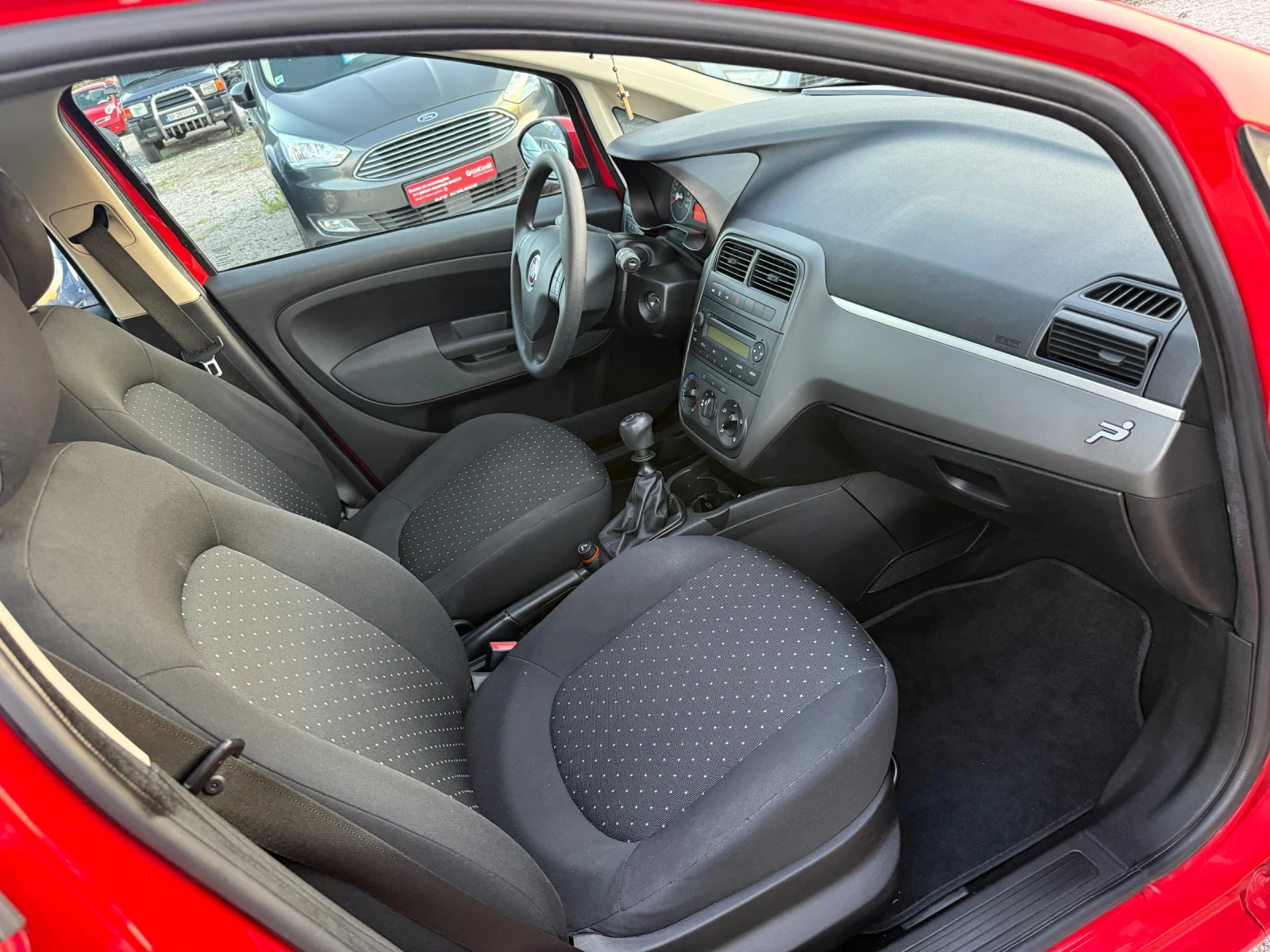 Fiat Punto 1.4 I 75 к.с. ЧИСТО НОВ, снимка 12 - Автомобили и джипове - 55052366