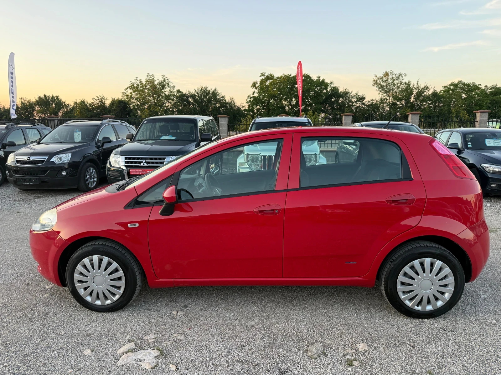 Fiat Punto 1.4 I 75 к.с. ЧИСТО НОВ, снимка 8 - Автомобили и джипове - 55052366