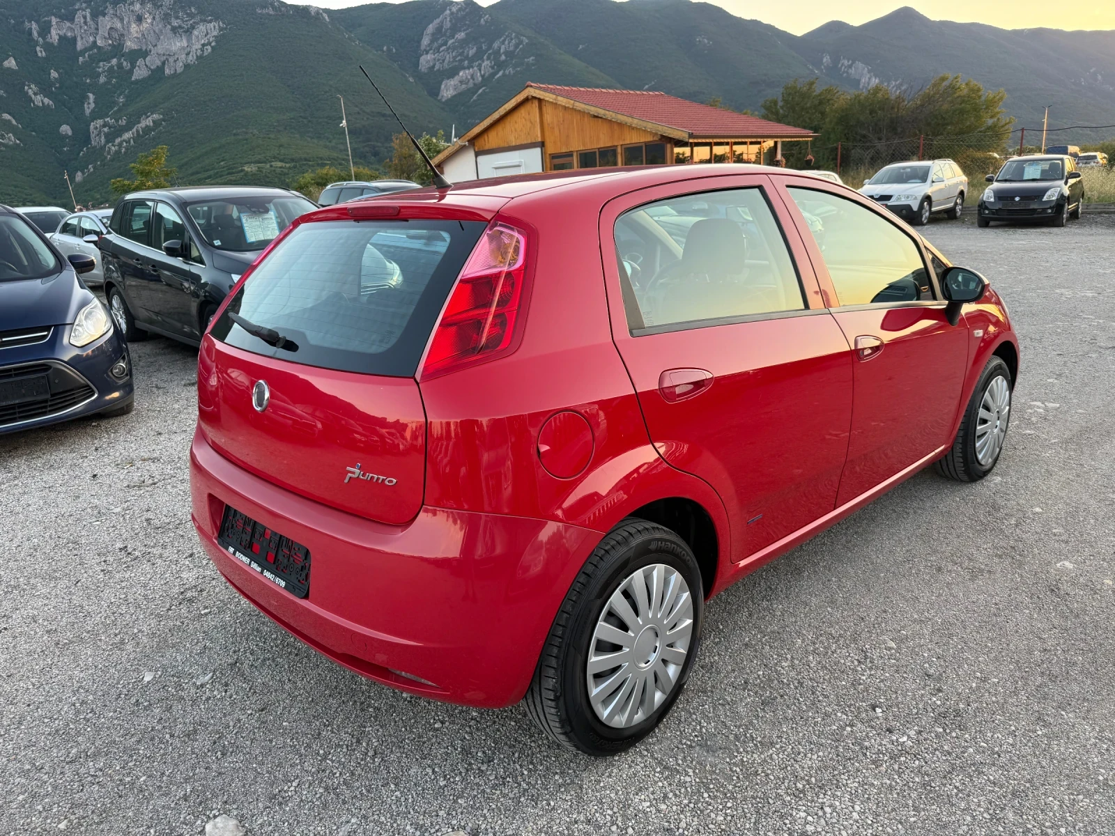 Fiat Punto 1.4 I 75 к.с. ЧИСТО НОВ, снимка 5 - Автомобили и джипове - 55052366