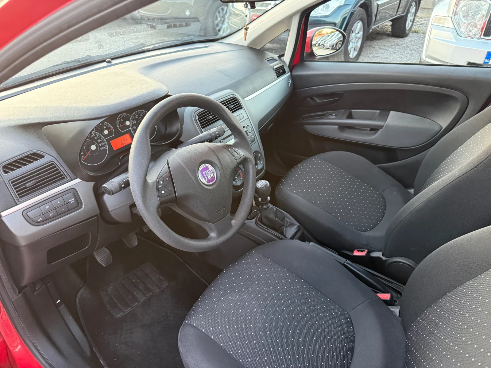 Fiat Punto 1.4 I 75 к.с. ЧИСТО НОВ, снимка 10 - Автомобили и джипове - 55052366