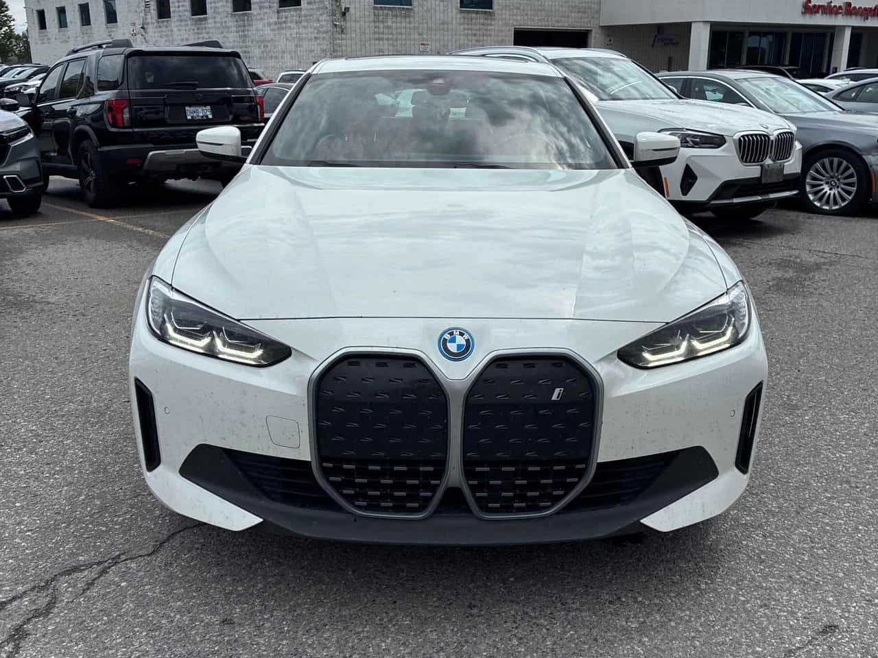 BMW i4 eDrive35 | CARFAX | БЕЗ ПЪРВОНАЧАЛНА ВНОСКА, снимка 2 - Автомобили и джипове - 55054194