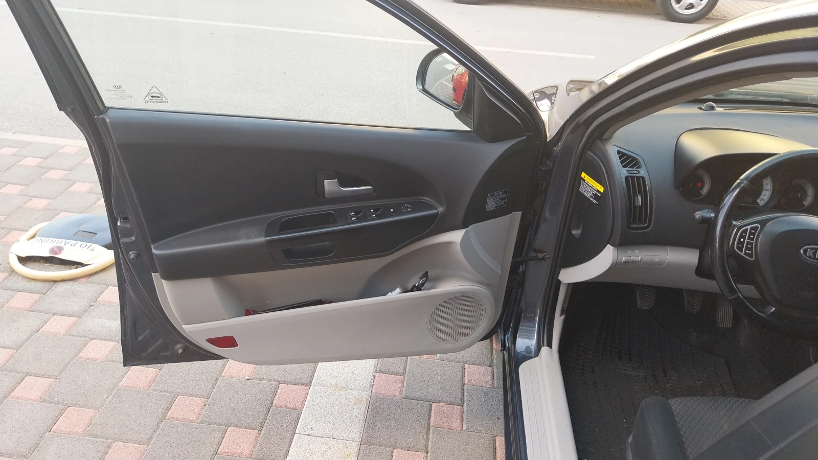 Kia Ceed 1.6CRDI, снимка 11 - Автомобили и джипове - 55075321