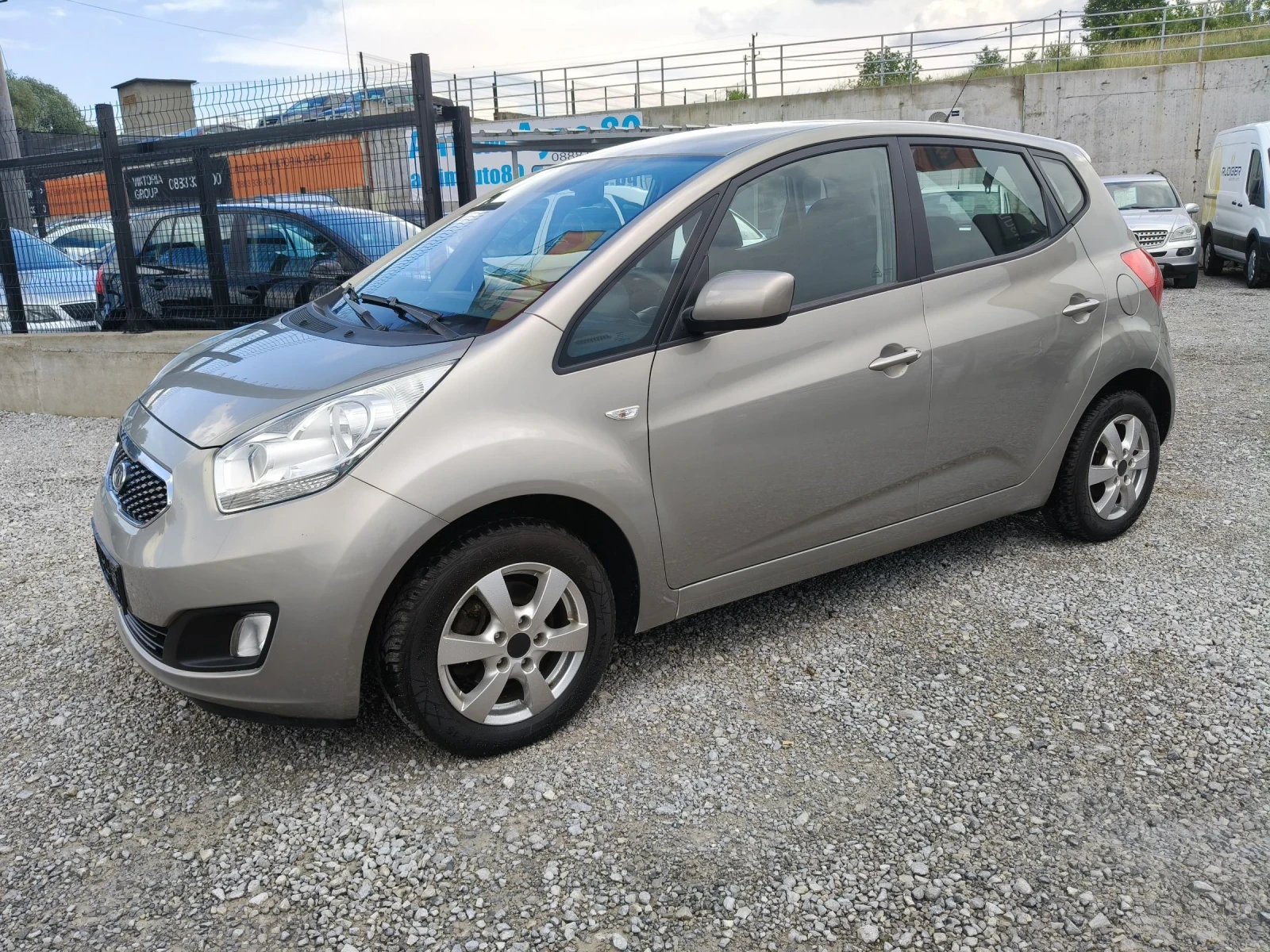 Kia Venga 1.4CRDI, снимка 3 - Автомобили и джипове - 55125035