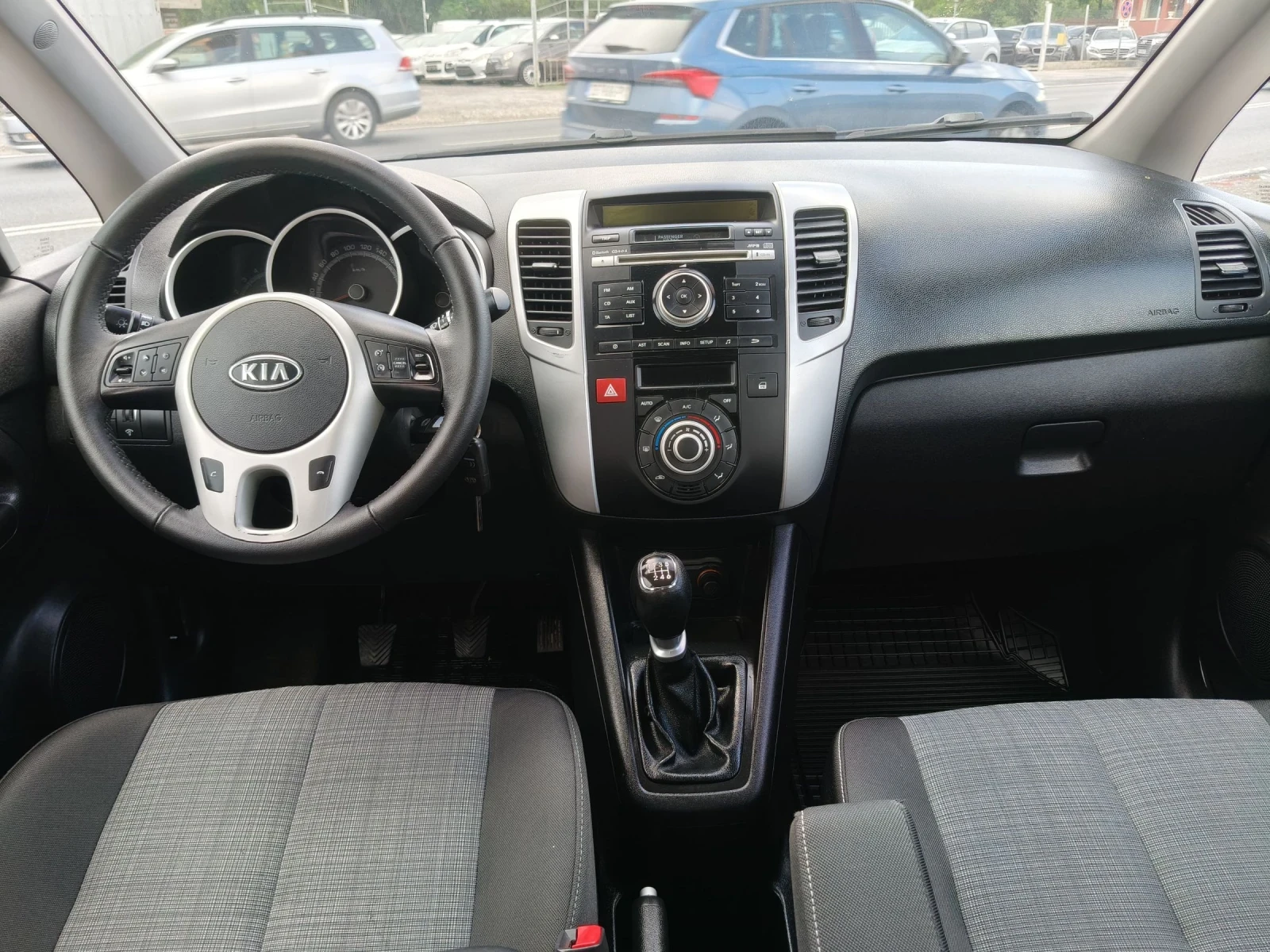 Kia Venga 1.4CRDI, снимка 13 - Автомобили и джипове - 55125035