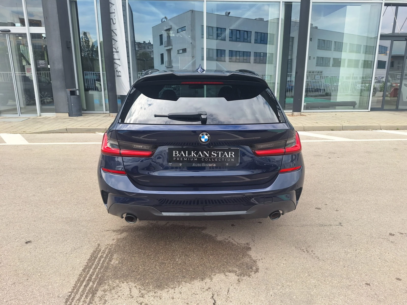 BMW 330 e Touring, снимка 6 - Автомобили и джипове - 55128093