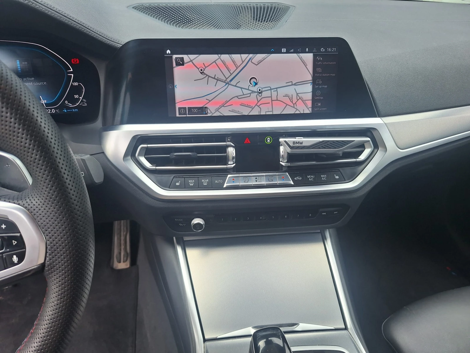 BMW 330 e Touring, снимка 12 - Автомобили и джипове - 55128093