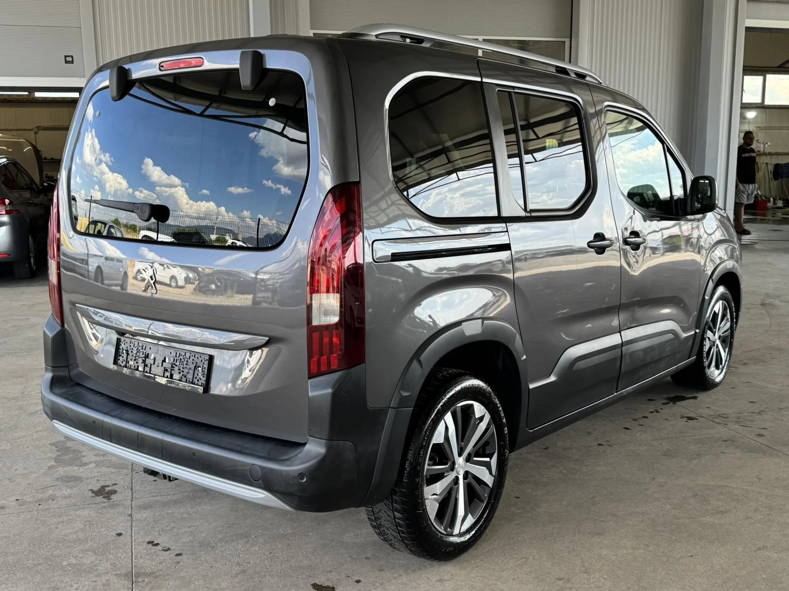 Peugeot Rifter 1.5* 130ps* ALLURE* НАВИ* КАМЕРА* , снимка 5 - Автомобили и джипове - 55293859