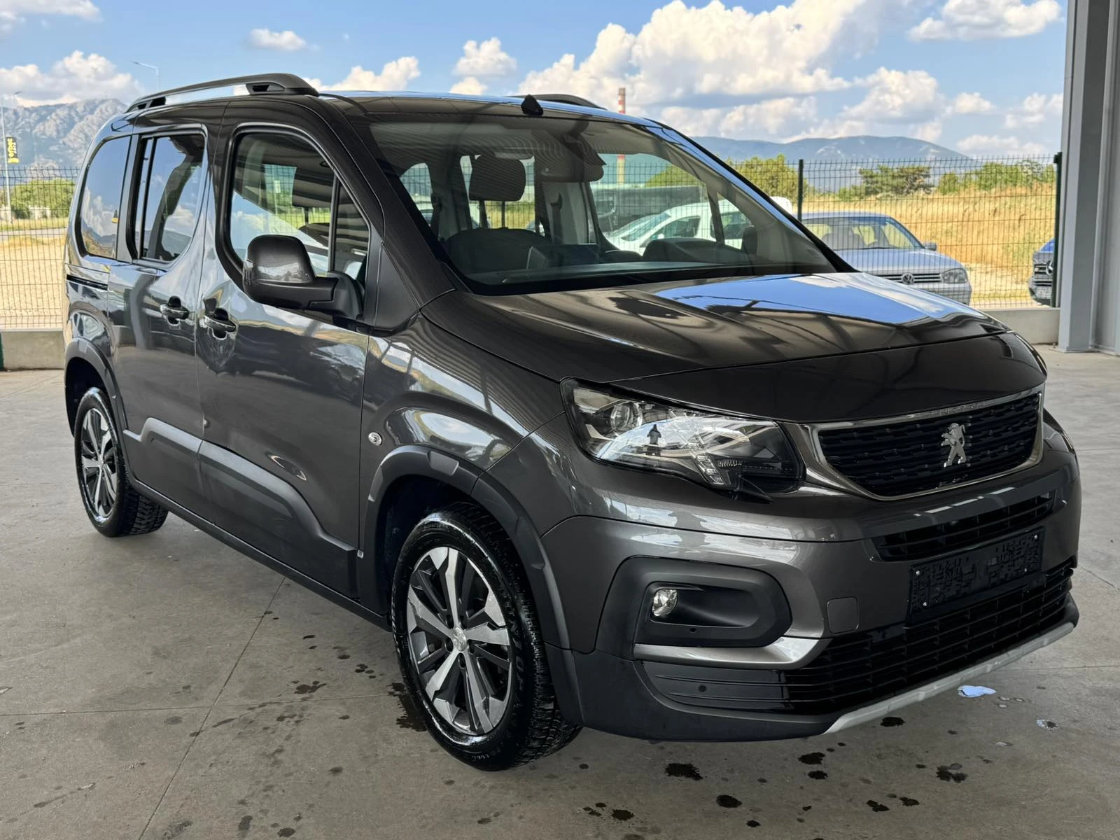 Peugeot Rifter 1.5* 130ps* ALLURE* НАВИ* КАМЕРА* , снимка 7 - Автомобили и джипове - 55293859