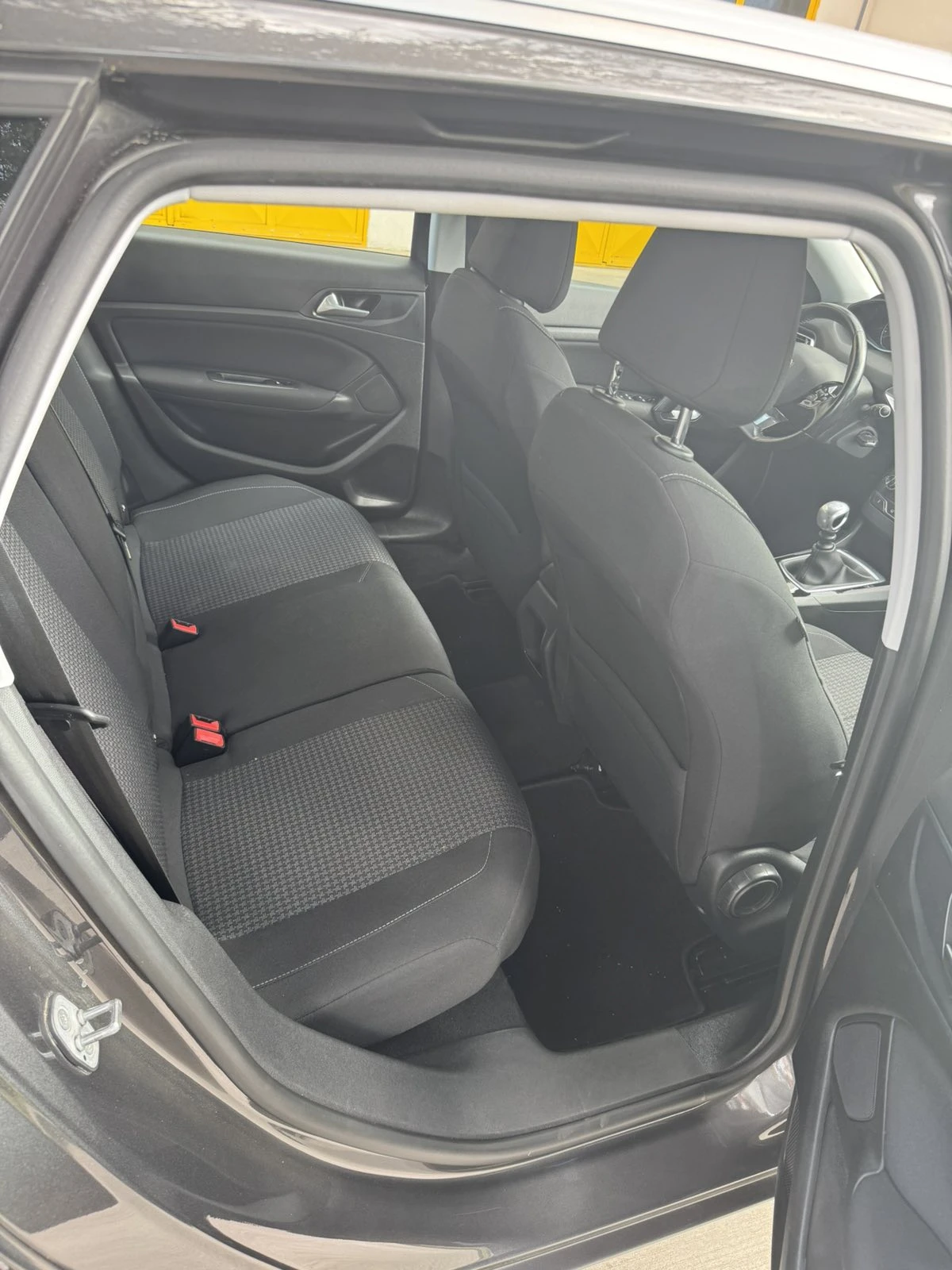 Peugeot 308 1.5 Facelift, снимка 6 - Автомобили и джипове - 55377684