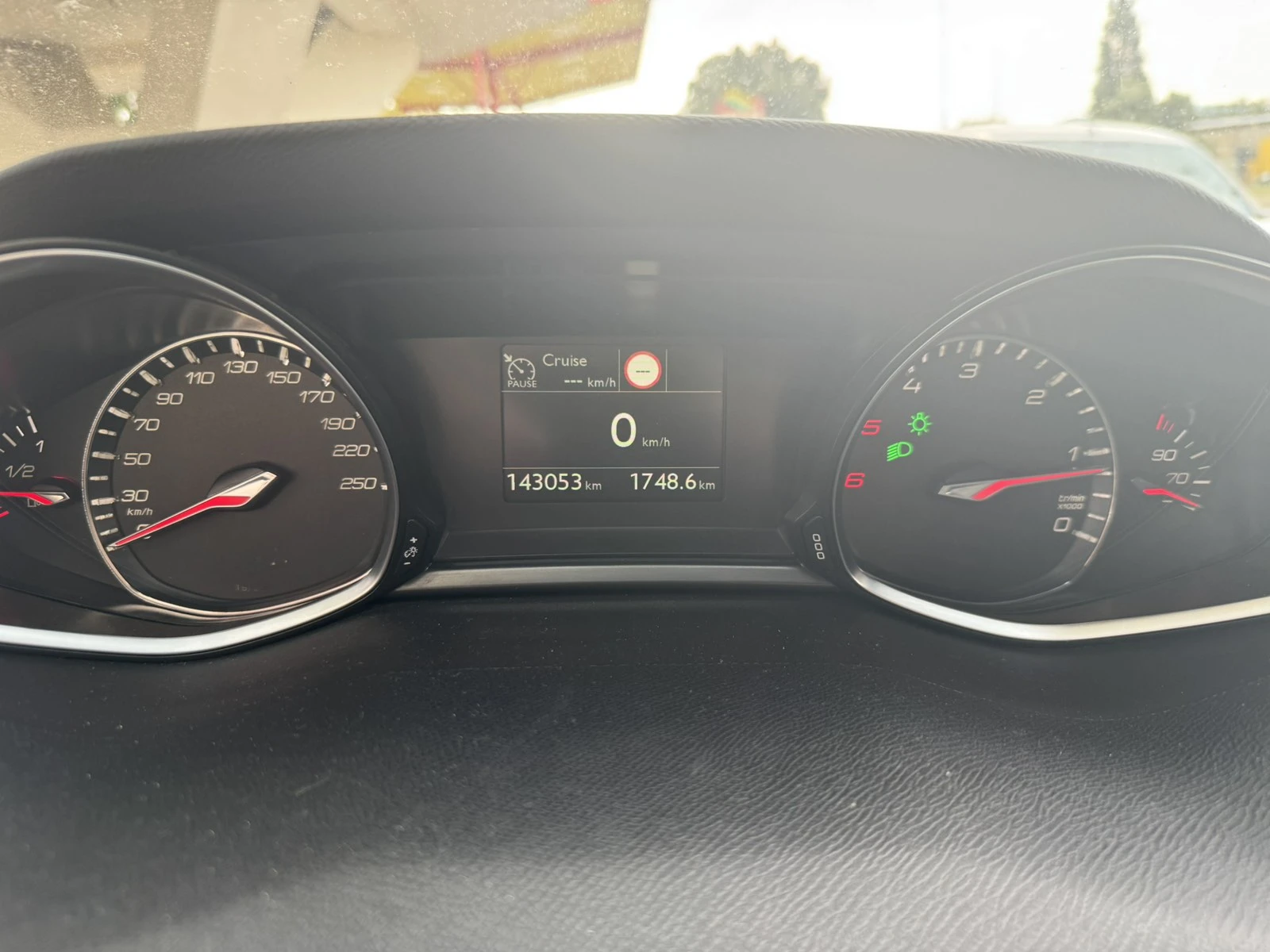 Peugeot 308 1.5 Facelift, снимка 7 - Автомобили и джипове - 55377684