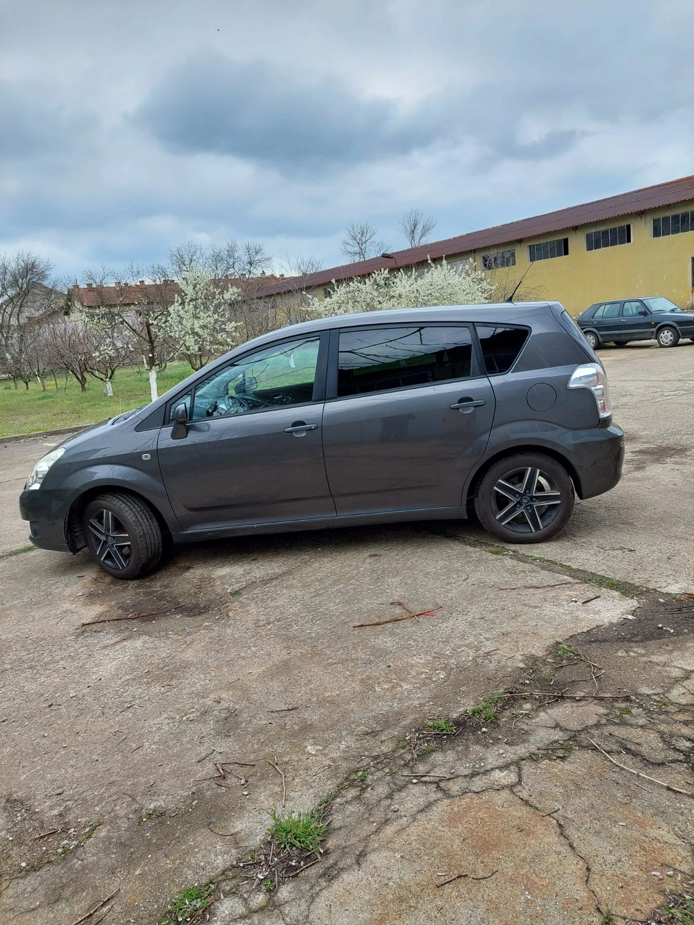 Toyota Corolla verso, снимка 3 - Автомобили и джипове - 55499227