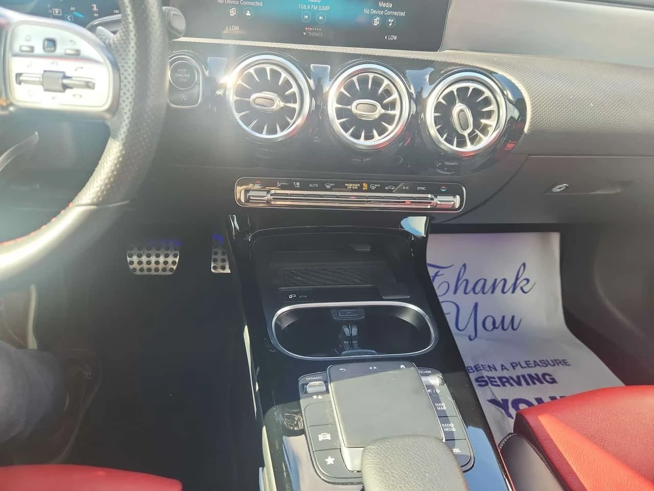 Mercedes-Benz CLA 250 / ПАНОРАМА / ЧЕРВЕН САЛОН / АВТОКРЕДИТ, снимка 9 - Автомобили и джипове - 56262180