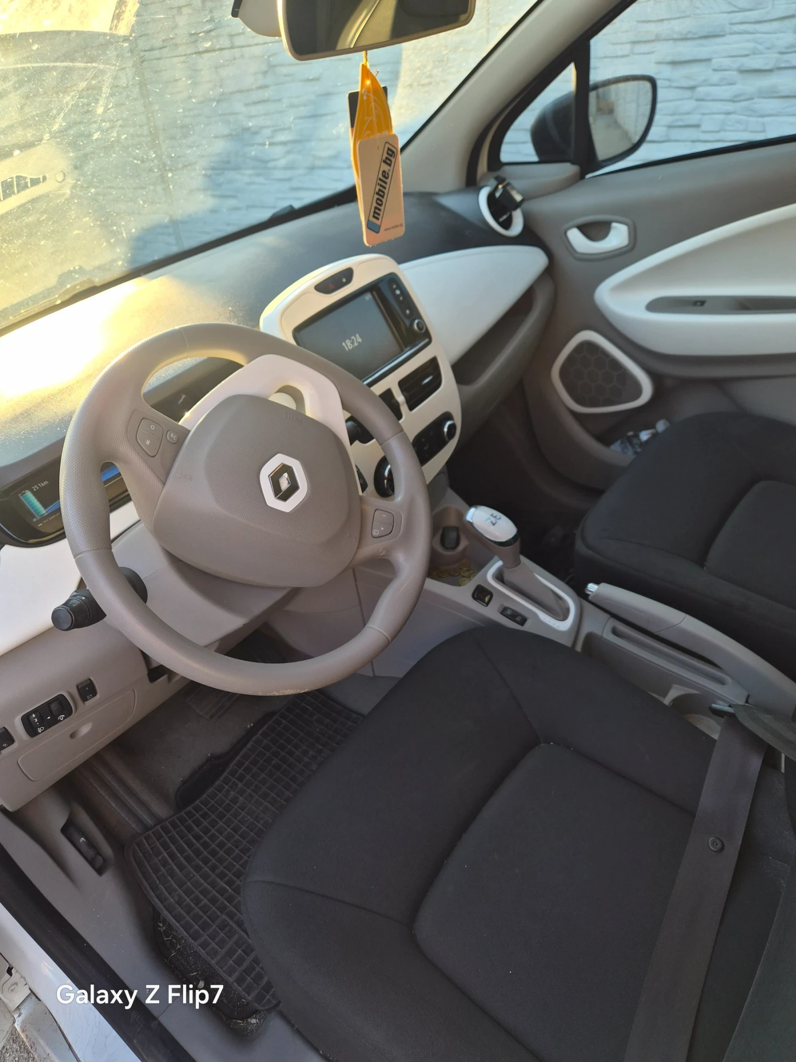 Renault Zoe, снимка 5 - Автомобили и джипове - 56298384