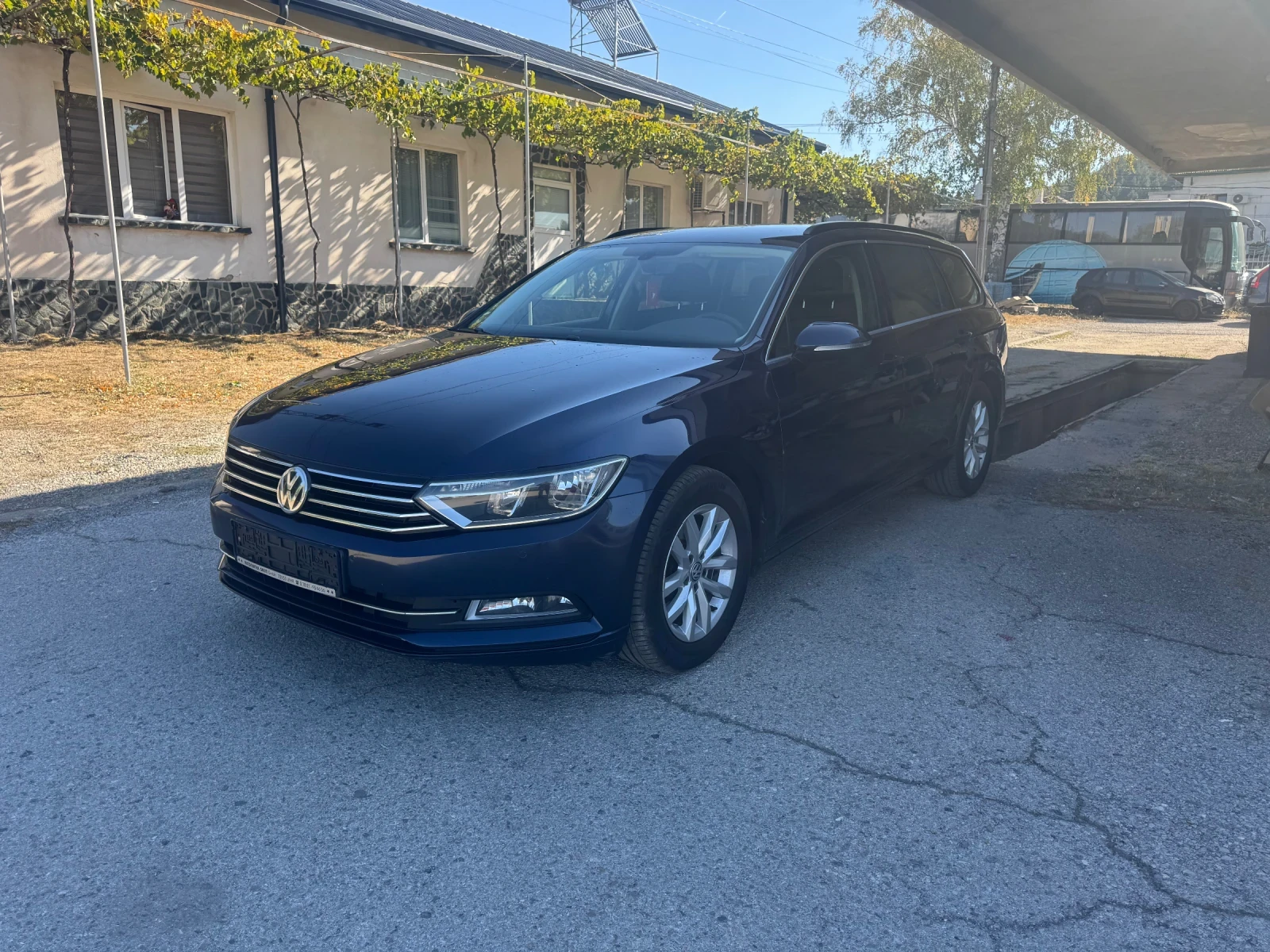 VW Passat 1.6 TDI Автоматик! Сервизна книжка! 2 ключа! 